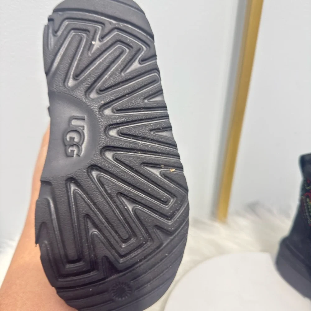 UGG Kids Boots with Multicolor Logo